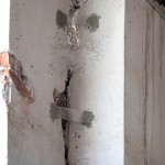 El paso del tiempo ha obligado a colocar "parches" para evitar males mayores en algunas paredes