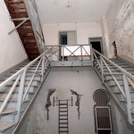La escalera misteriosa del grado 30º del Rito Escocés Antiguo y Aceptado se compone de dos ramales unidos por la parte superior