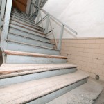 Detalle del estado en que se encuentran las escaleras de madera de acceso a los pisos superiores del Templo