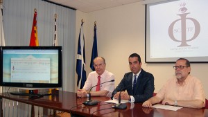 De izquierda a derecha, José Miguel Márquez, Florentino Guzmán Plasencia y Alberto Darias